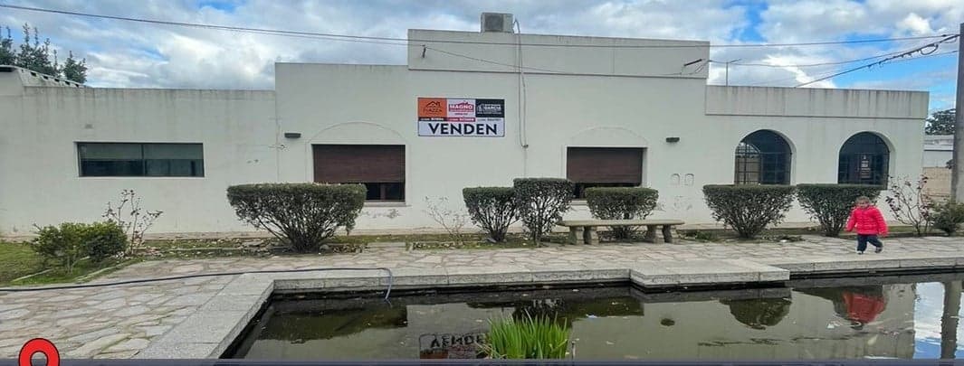 Casa con frente sobre el Parque Municipal