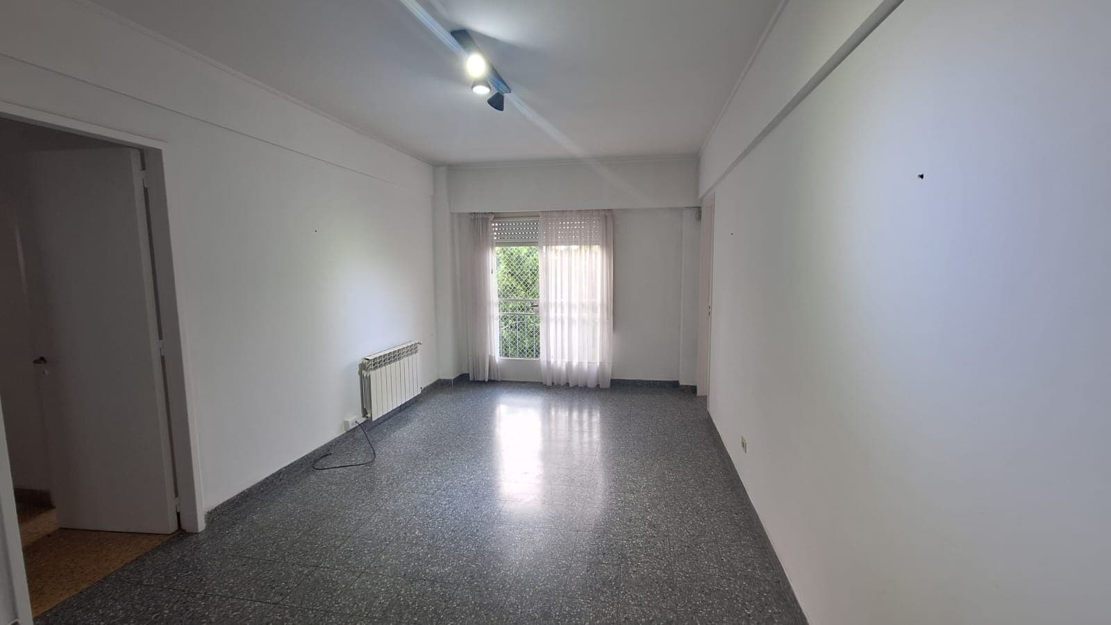 Departamento Céntrico de 3 dormitorios en Azul - 2