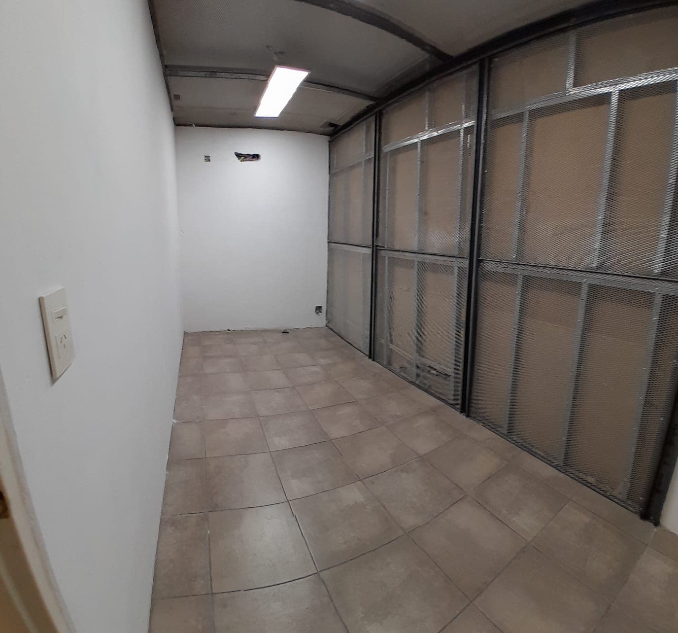 Importante Local en Venta: Perón esq. Alberdi - 13