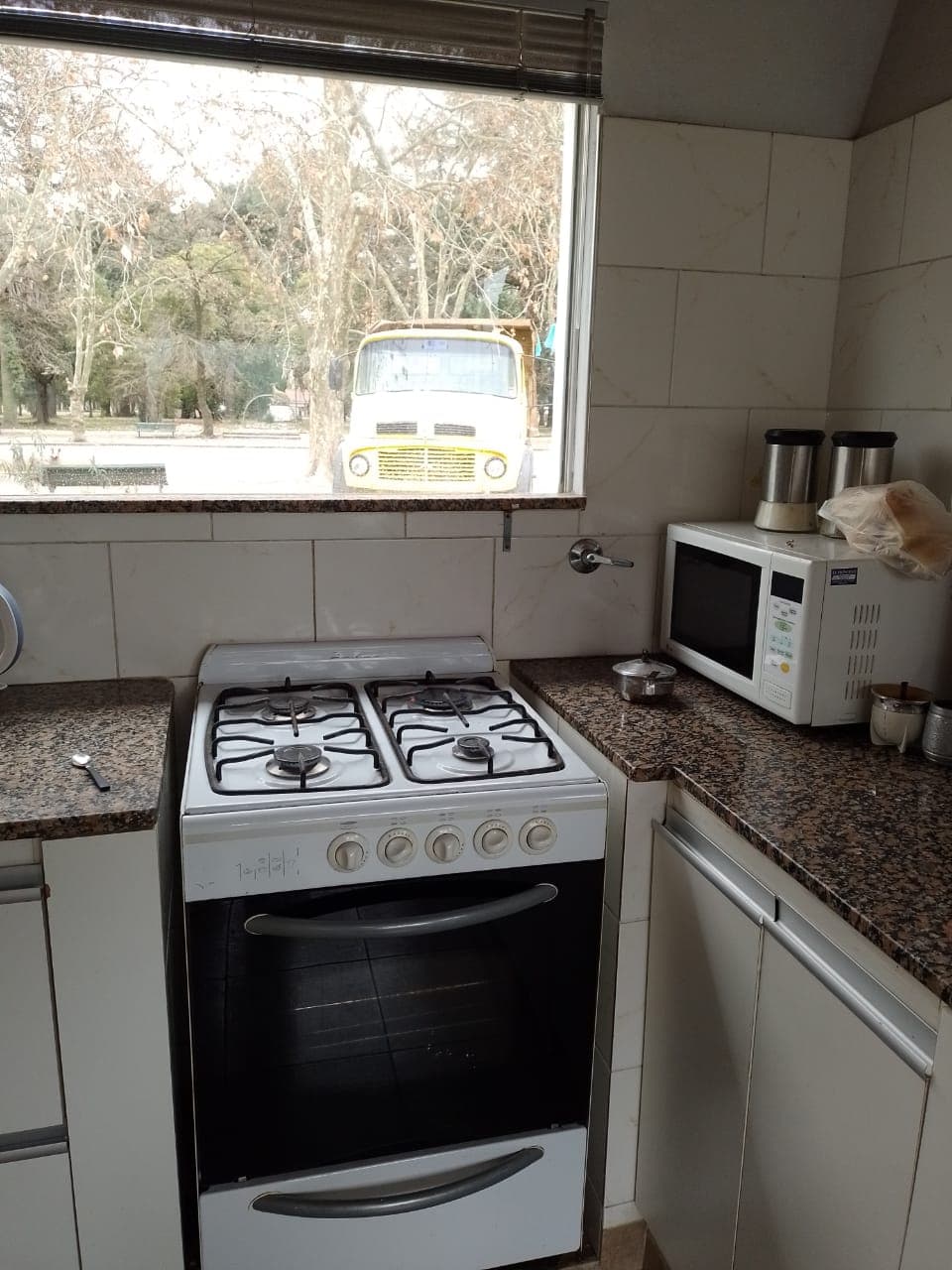 Casa con frente sobre el Parque Municipal - 6