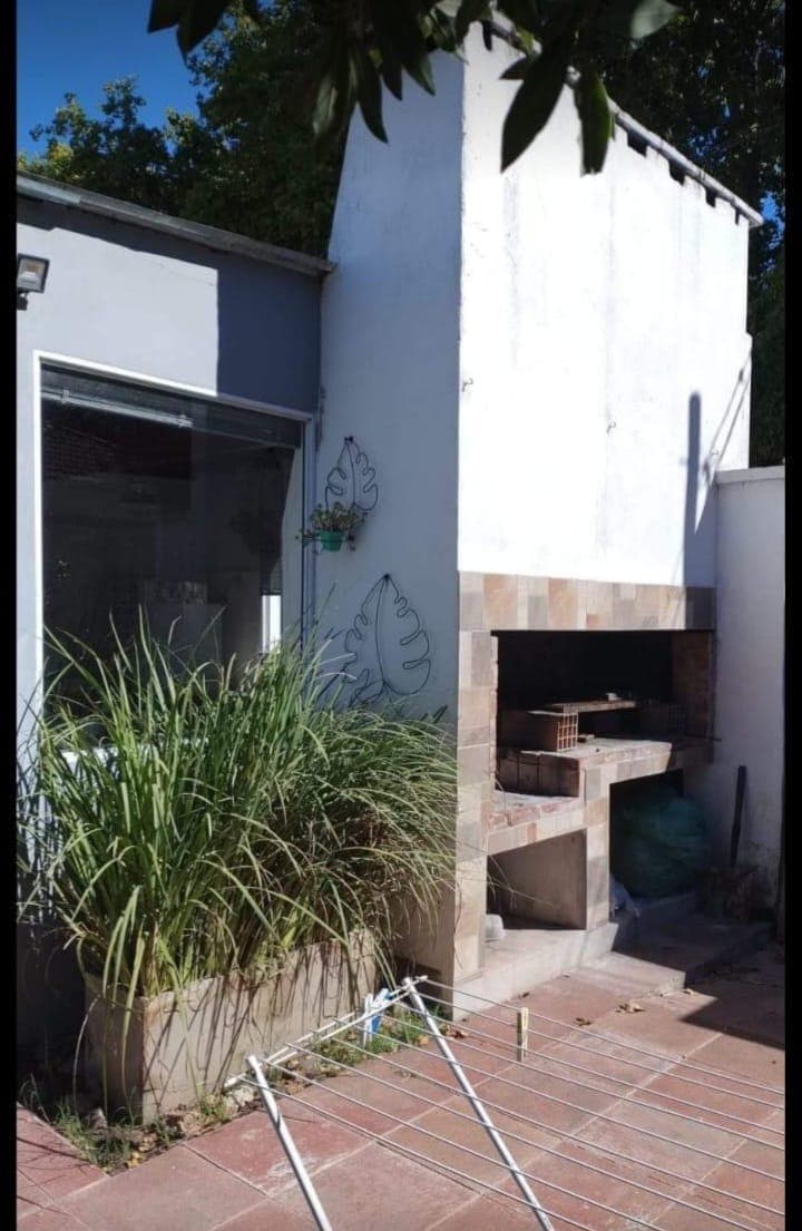 Casa con frente sobre el Parque Municipal - 19