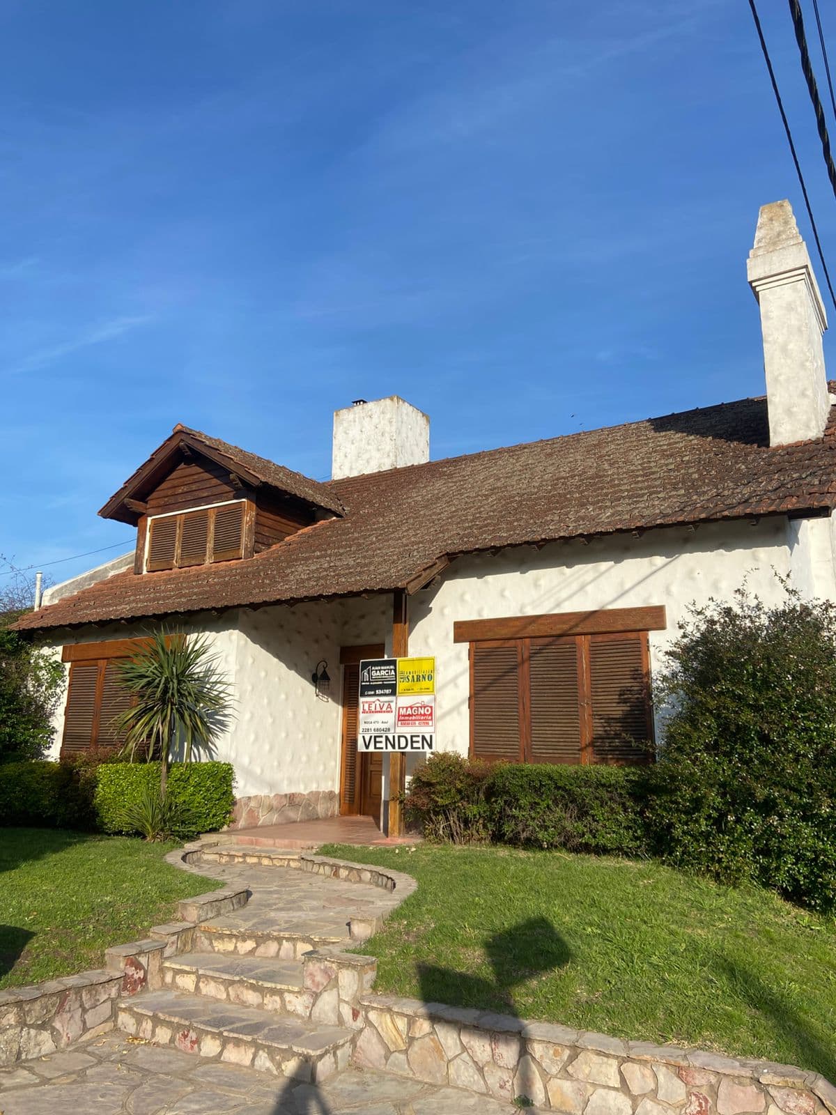 CASA EN VENTA FRENTE AL CLUB DE REMO